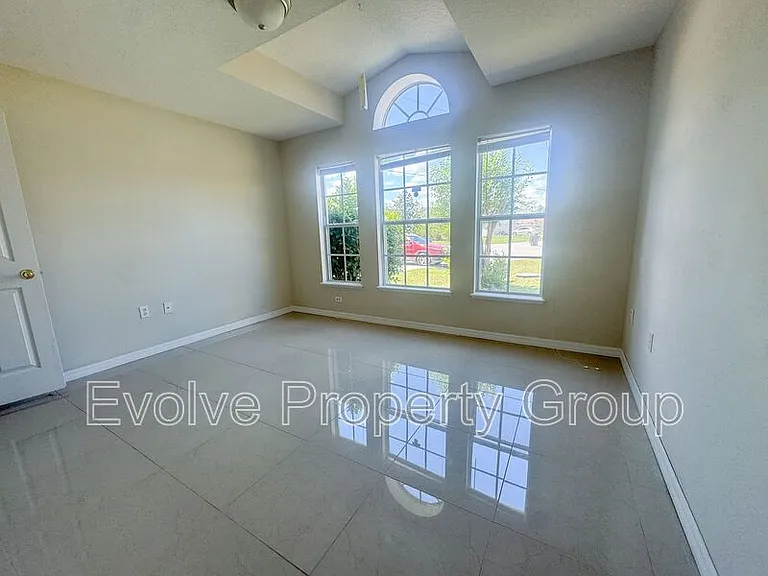 21 Llanes Pl — Photo 34