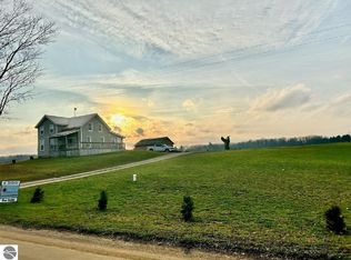 5925 N Royce Rd, Saint Louis, MI 48880