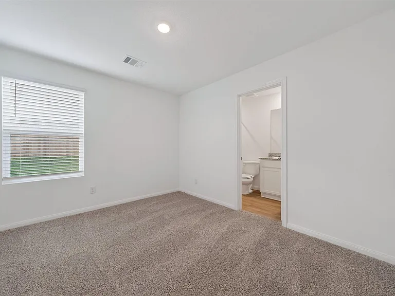 12239 Shield Crest Ct — Photo 18