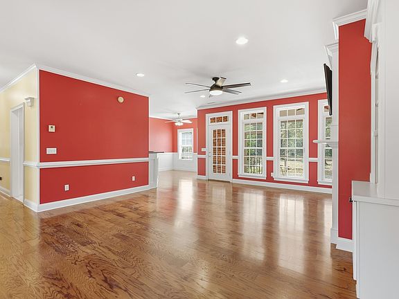 5th image of 373 Otter Run Rd.