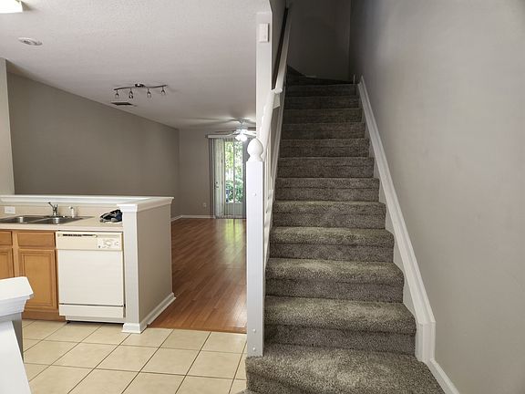 5th image of 1010 Vineland Pl