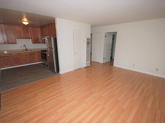 3rd image of 208 San Benito Ave #7