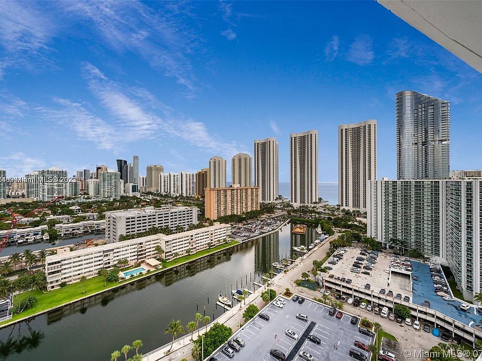 1st image of 300 Bayview Dr APT 509