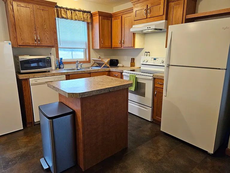 138 E Lake Dr — Photo 6