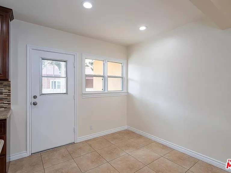 200 W Palmer Ave #C — Photo 9