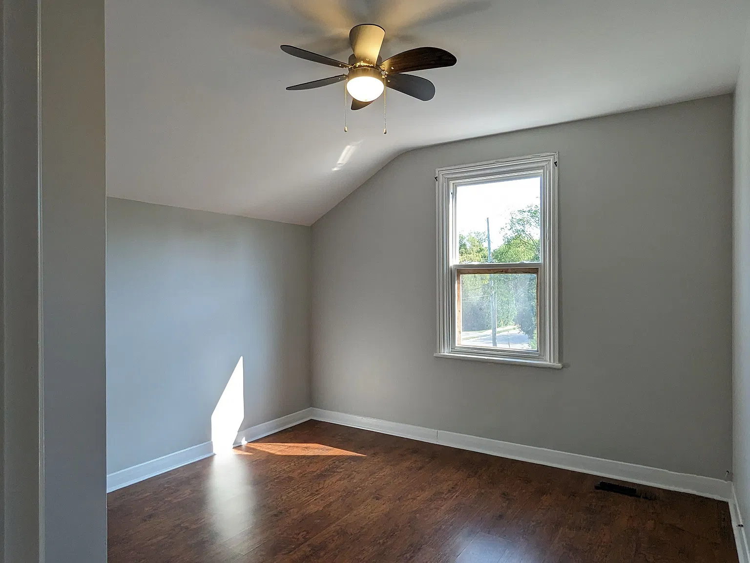 2 bed, $1,900 — Photo 4