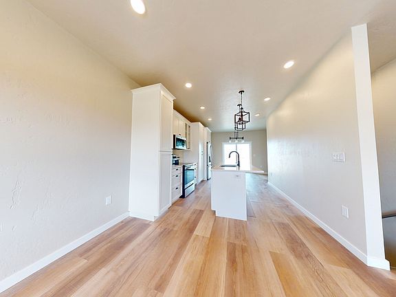 3rd image of 854 N 1880 E #72