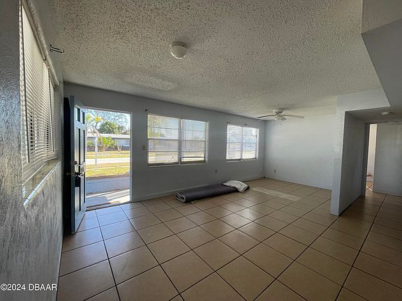 4th image of 906 Lewis Dr