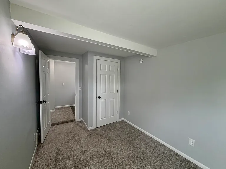 542 Camp St — Photo 15