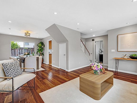 4th image of 323 Sandstone Dr