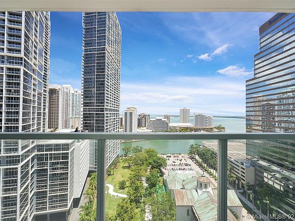 2nd image of 500 Brickell Ave APT 2202
