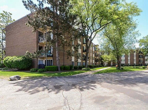 2nd image of 140 W Wood St Unit 315W
