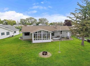2613 Wolfs Point Dr, Rochester, IN 46975