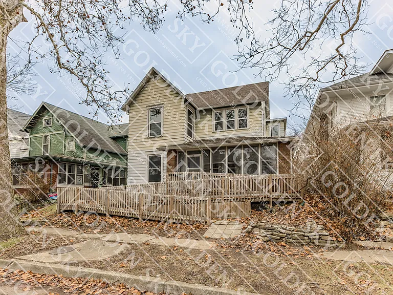 412 W Howard St #2 — Photo 1