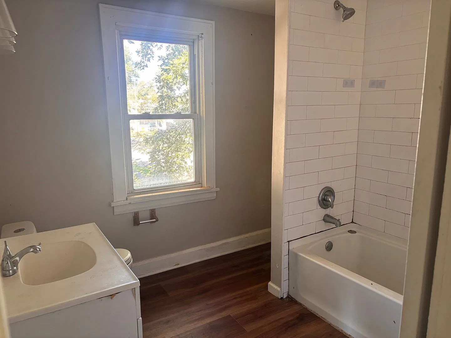 Spacious 3 Bedroom Single Family Home in Akron - Only $1,350/mo — Photo 2