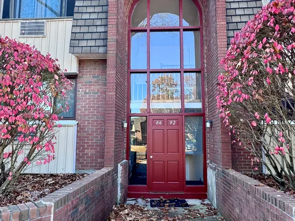 90 High Path Road #90, Windsor, CT 06095