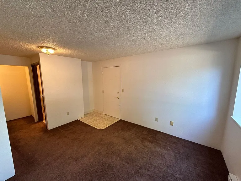 Ashwood Apartments — Photo 3