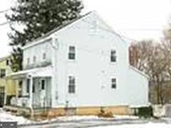8 E Market St, Myerstown, PA 17067
