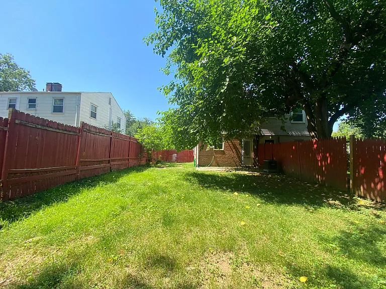 2304 Glendale Ter #2304 — Photo 14