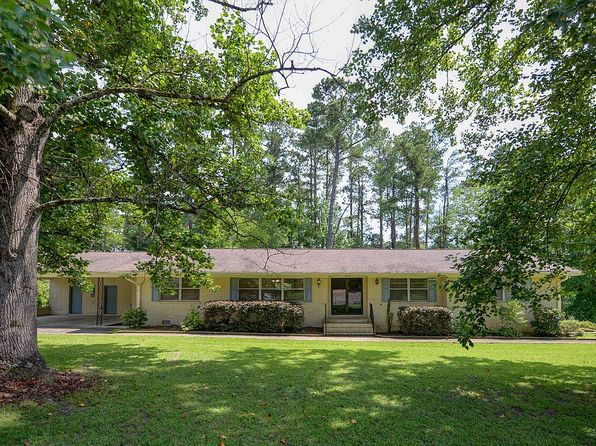 105 Pinewood Dr