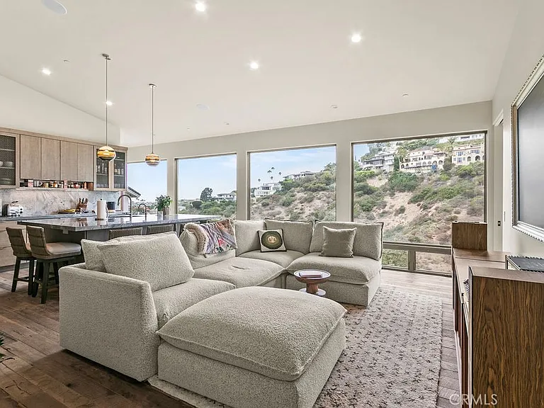 345 Emerald Bay — Photo 39