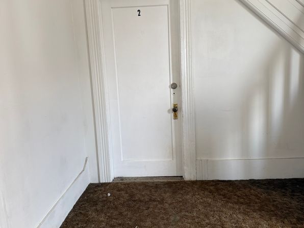 1135 Summit St #2