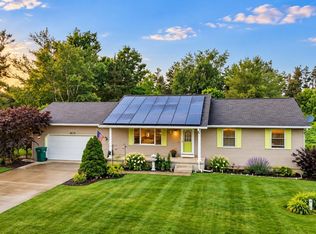 8678 Lamplighter Ln, Cadillac, MI 49601