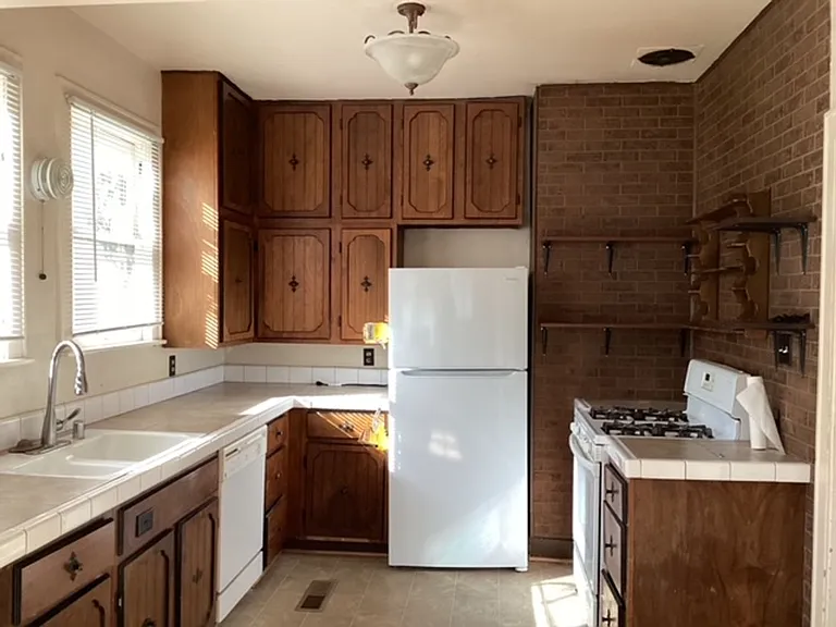 1330 Broadway St — Photo 7