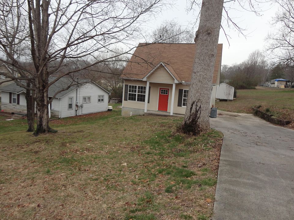 1st image of 435 NW Black Oak Dr