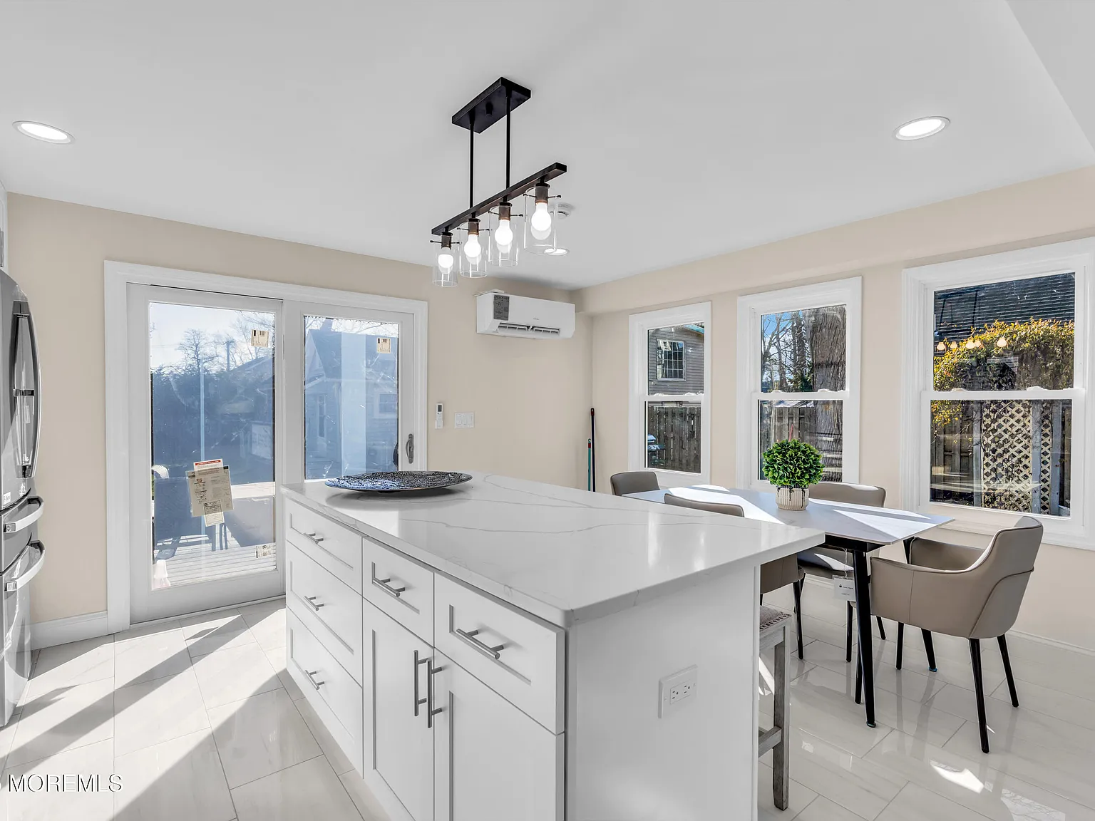 3 bed, 2.5 bath, $3,000 — Photo 4