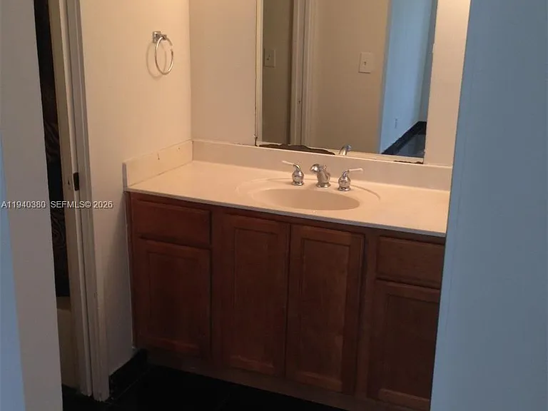 16919 N Bay Rd #514 — Photo 11