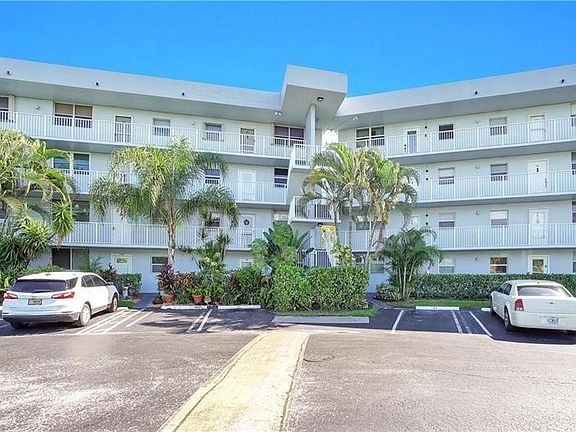 4th image of 102 Royal Park Drive #1H