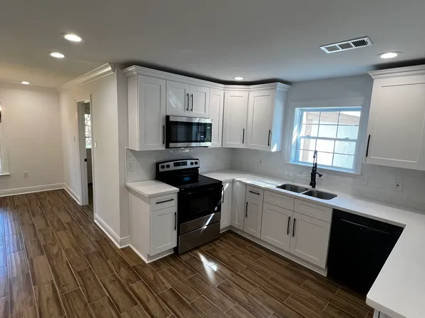 3810 Tall Pines Dr, New Orleans, LA 70131