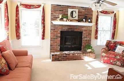 4th image of 3624 Candlewood Way NE