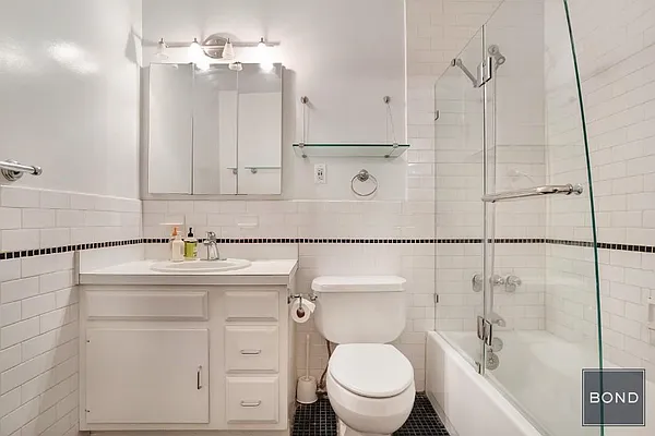 Rented by Bond New York | media 13