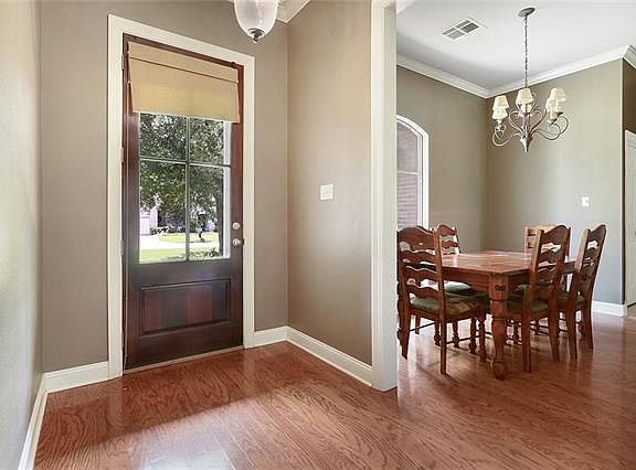 4th image of 141 Golden Meadow Dr
