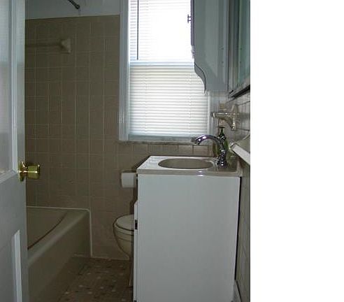 2nd image of 20309 Washtenaw St