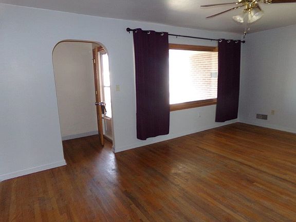 2nd image of 2318 W 1st St