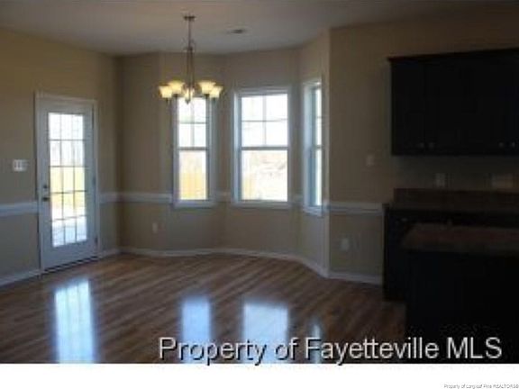 5th image of 225 Boswell St