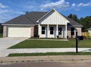 114 Trace Pointe Pl, Clinton, MS 39056