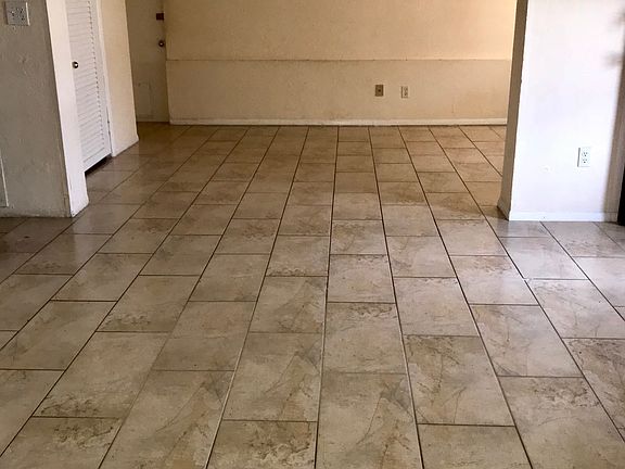 2nd image of 901 Joel Blvd