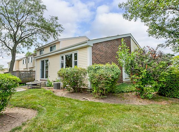 3rd image of 2187 Chaucer Ln