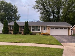 4103 Abbotsford Rd, Rockford, IL 61107