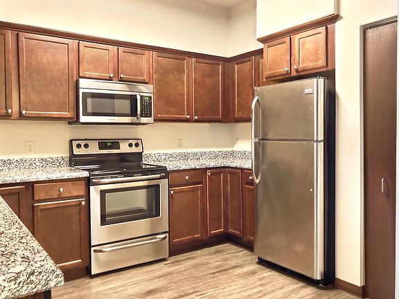 5th image of 1400 W 21st Ave #15