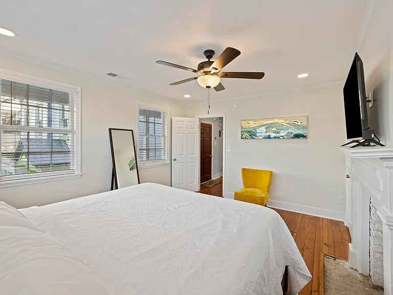 66 Line St #B — Photo 15