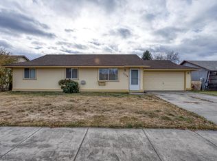 3158 SW Reindeer Ct, Redmond, OR 97756