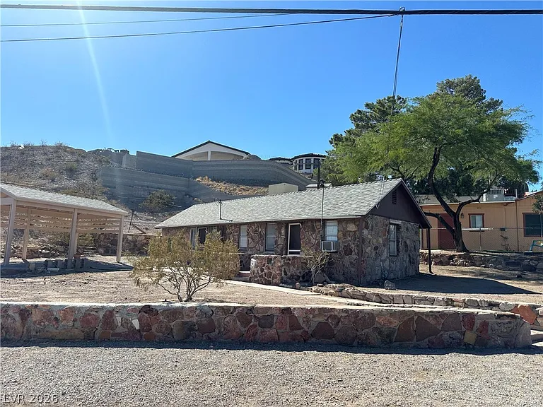 14 Valley View Ln — Photo 2
