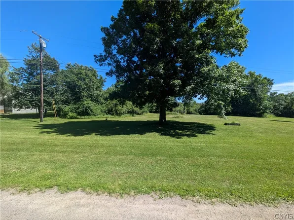32096 Macomb Settlement Rd #2, Clayton, NY 13624