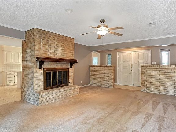 3rd image of 1822 Skyline Dr
