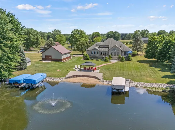 405 W 590 S, Wolcottville, IN 46795